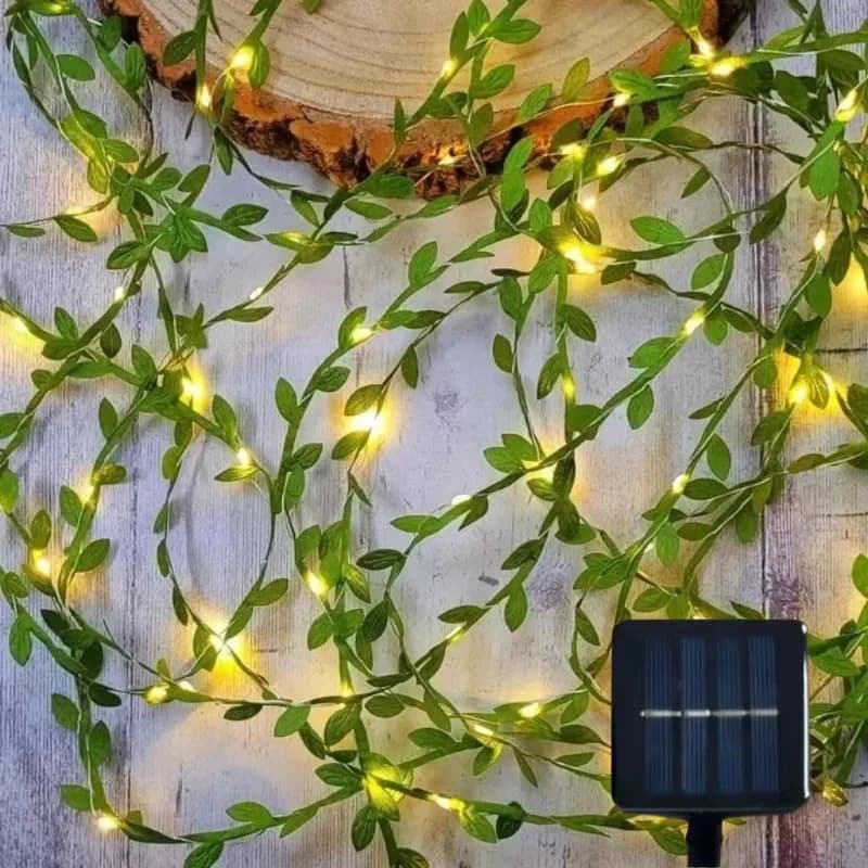 2025 Nuove lucine solari natalizie 50/100/150LED Luci artificiali a foglia verde per la decorazione dell'albero Ghirlanda per feste