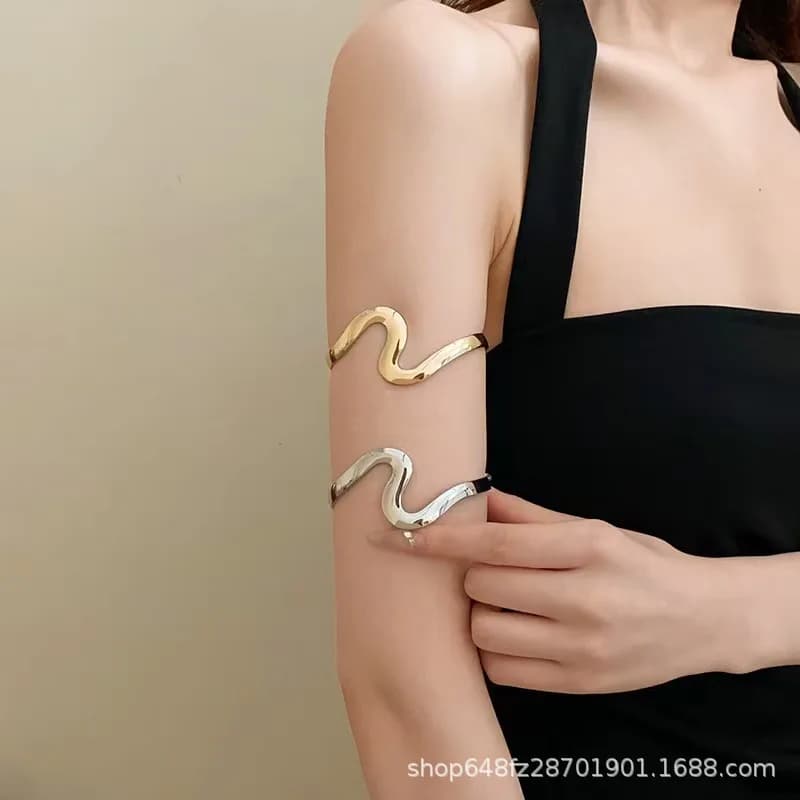 Metal wave shape bracelet arm ring, simple cold wind open bracelet arm ring suitable for women