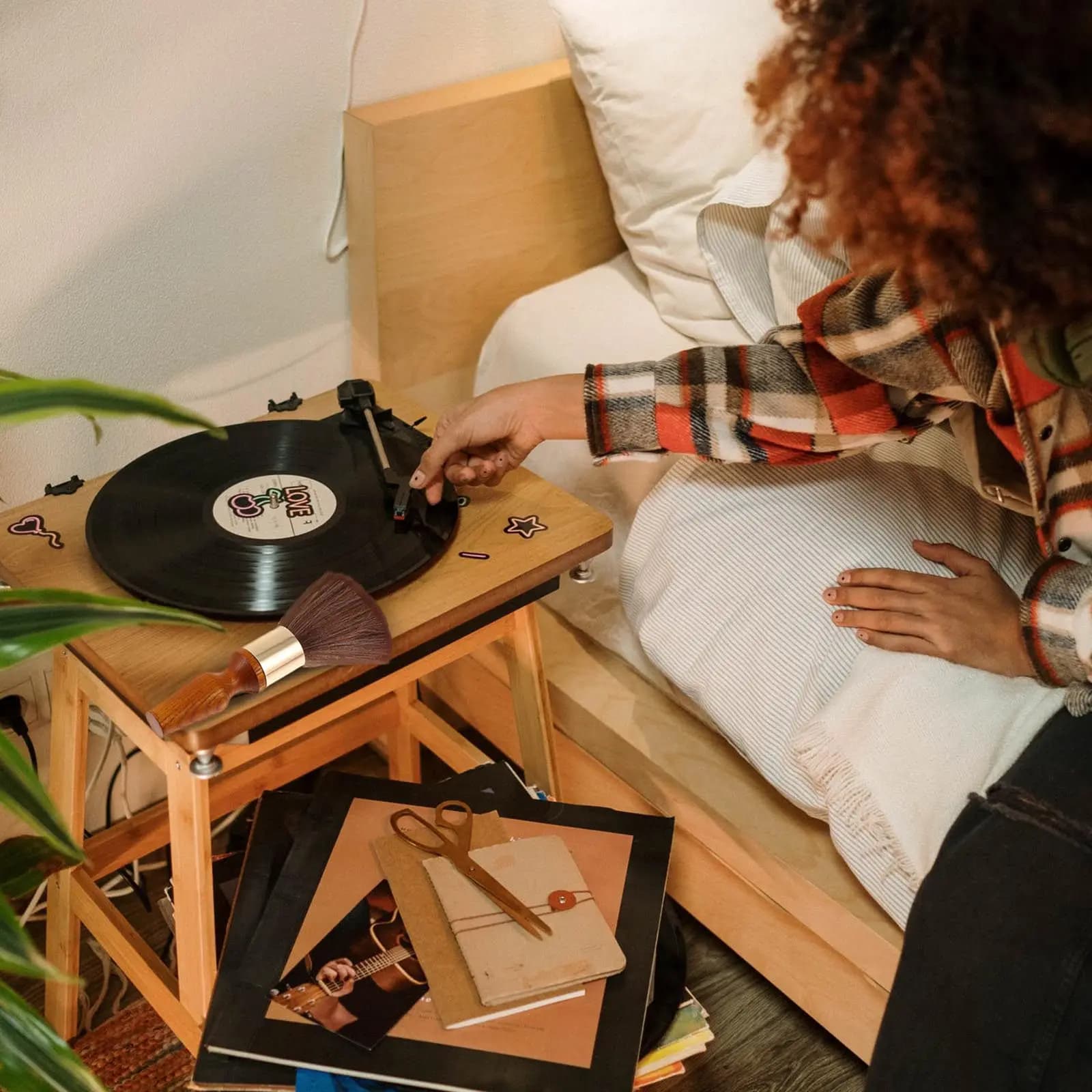 Spazzola per la Pulizia dei Dischi in Vinile con Manico in Legno, Rimuovi Polvere Multifunzionale per Giradischi e CD, Estensibile