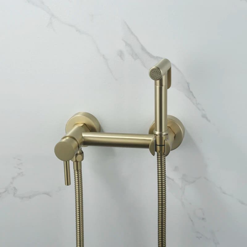 Bagno Bidet Rubinetto per WC Toilette a parete Kit spruzzatore per bidet tenuto in mano Bagno Miscelatore caldo e freddo Valvole Oro spazzolato