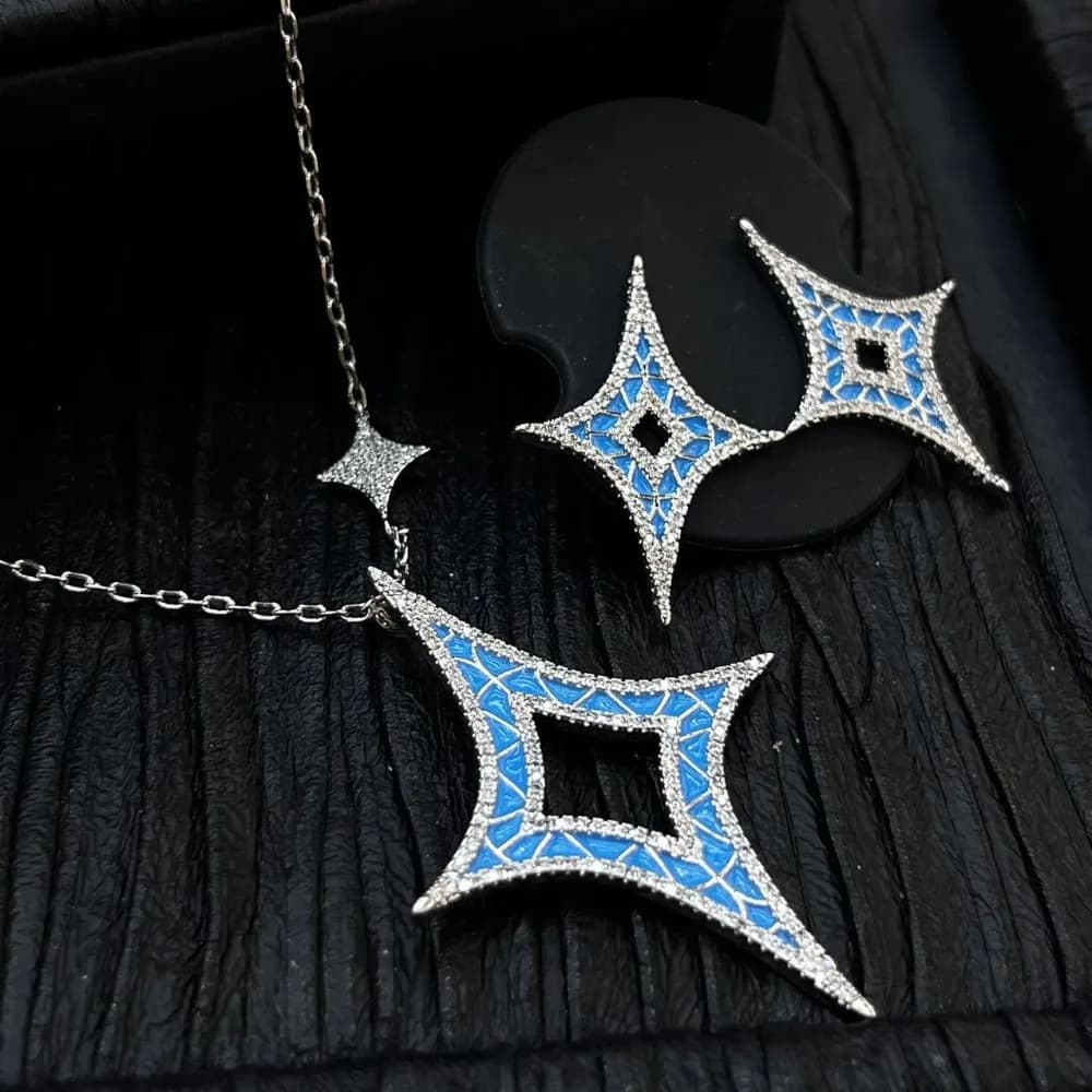 Collana e orecchini da donna da 3 pezzi Set ipoallergenico con stella a quattro punte, lusso di fascia alta, perfetto per banchetti e anniversari