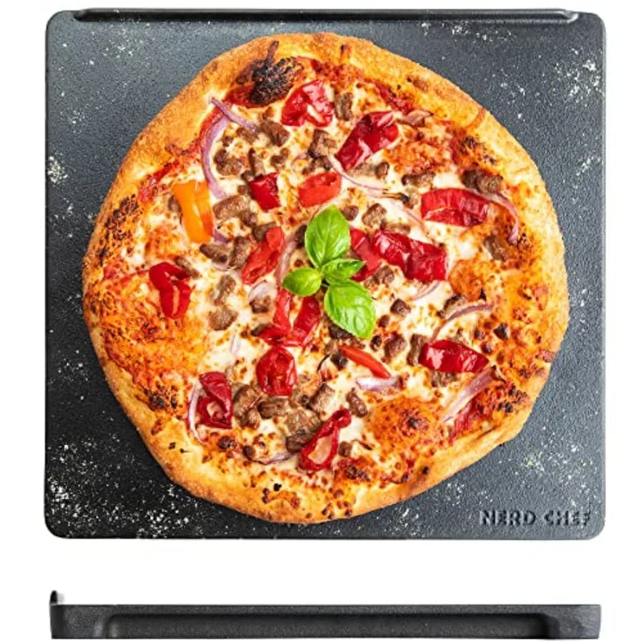 Pietra per pizza in ceramica cordierite nera per forni domestici, si riscalda uniformemente, con manici integrati e alette di riscaldamento, 13.5
