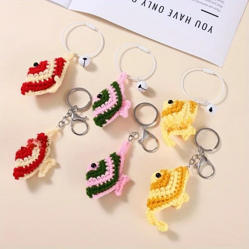 Ciondolo portachiavi creativo con pesci piccoli all'uncinetto a mano, ciondolo con pesci tropicali intrecciati in lana, accessori per borse carini e squisiti da donna