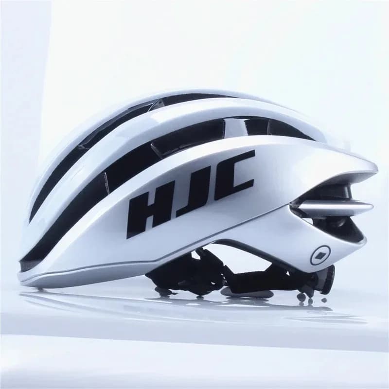 New Cycling Helmet Men Women Lightweight Integrated Molding Helmet Outdoors Road Mountain Sport Cap Bike Accessories