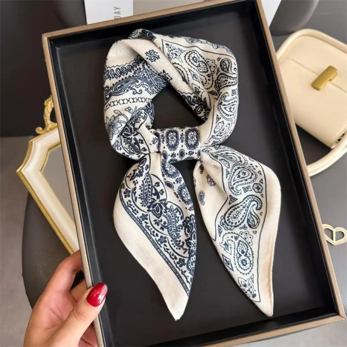 Fashionable Women's Scarf, Premium Silk Imitation, Paisley Retro Printing, Light Scarf for Work and Streetwear