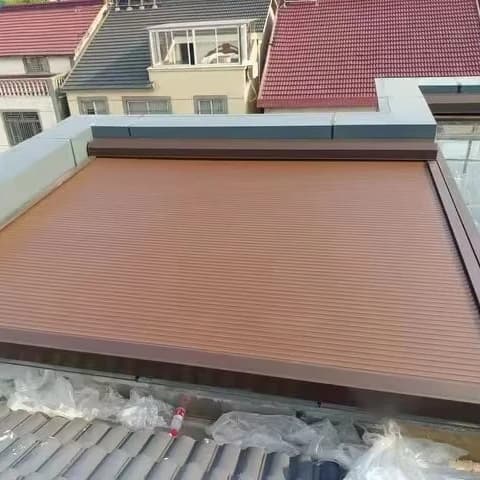 Aluminum Alloy Outdoor Retractable Roller Tent, roof with motorized PU foam shutter, 5 m projection, insect resistant, remote controlled