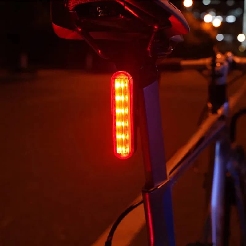 WEST BIKING Fanale posteriore per bici con sensore laser e freno – Luce posteriore ricaricabile tramite USB, impermeabile IPX5, per MTB e bici da strada