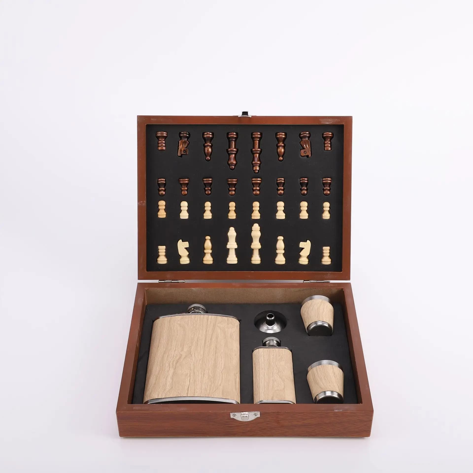 Set di fiaschette portatili da 8 once in pelle con scatola di legno per scacchi Whisky Vodka Vino Pentola Alcol confezione regalo per esterni Bottiglia per bere