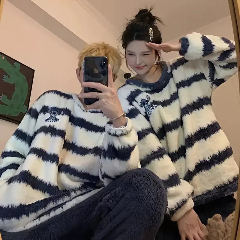 Cute Striped Girls Pajamas Set Winter Coral Fleece Long Sleeve Sleepwear Soft Fluffy Plush Tops Pants Loungewear Home Nightwear