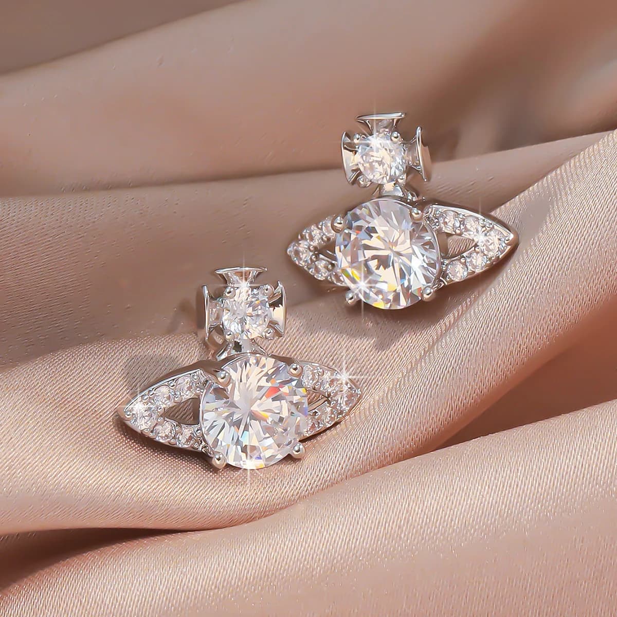 Chic Saturn - Shaped Crystal Stud Earrings Sparkling Unique Design Posting Earrings For Women Elegant Date Jewelry
