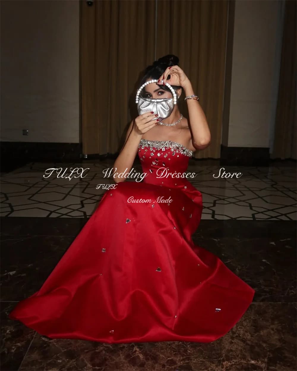 TULX Abito da sera rosso senza spalline in raso scintillante Biamond Elegante abito da festa lungo con linea A Abito da cerimonia formale arabo personalizzato
