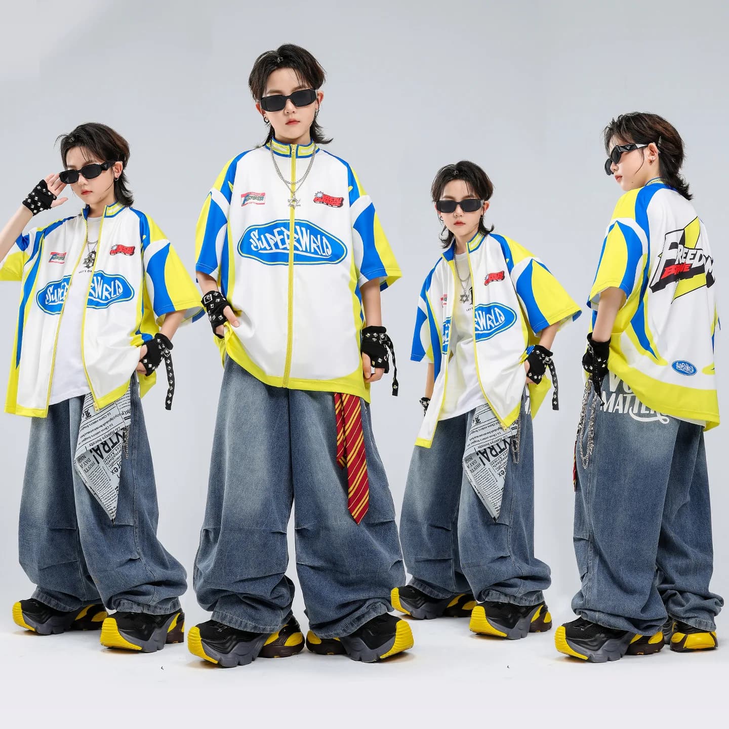 Completo Hip Hop da Ragazzo 3 Pezzi: Giacca a Maniche Corte Stile Racing, T-shirt Bianca e Jeans Larghi per Danza Jazz, Performance sul Palco e Streetwear
