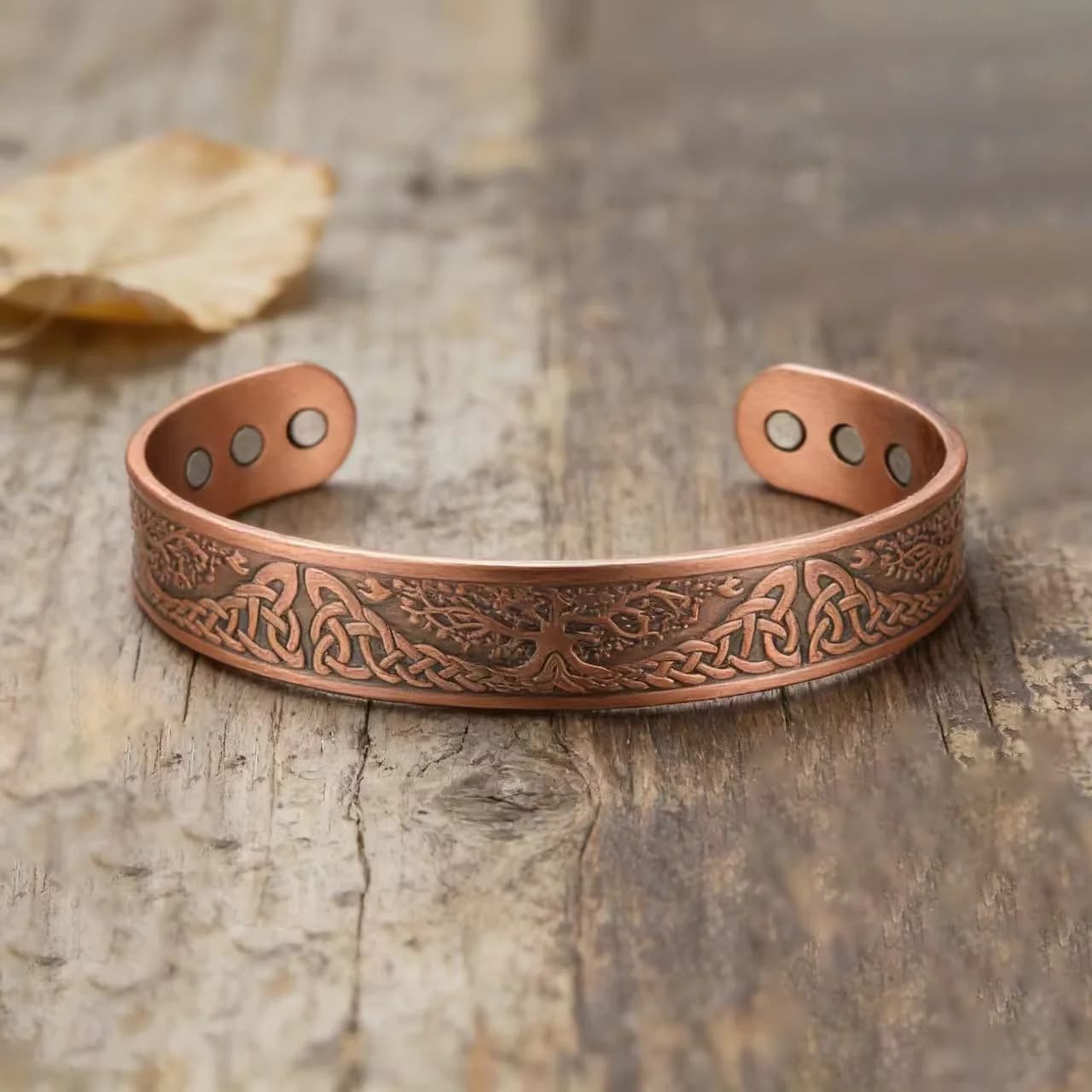 Men's and women's bracelets, elegant and fashionable design, suitable for daily wear, festivals, and parties.