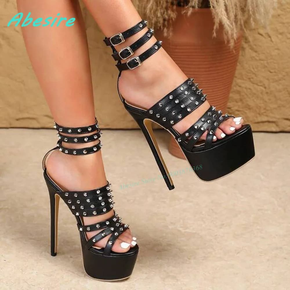 Sandali con rivetti e patchwork, multi-bottone, con plateau, punta aperta, tacco a spillo, scarpe scavate da donna, per feste e discoteche in stile gotico
