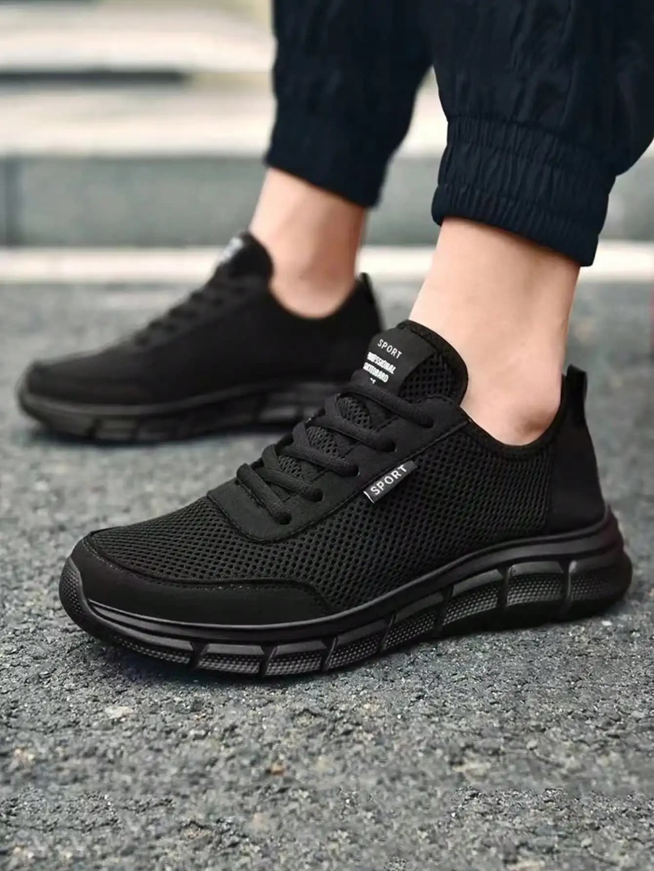 Men Letter Patch Breathable Lace-up Front Running Shoes, Sporty Outdoor Sneakers