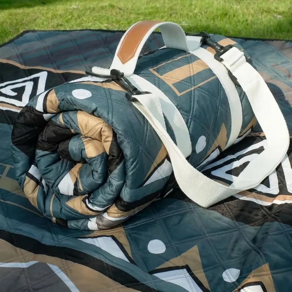 Picnic Blanket Outdoor Camping Beach Mat Rug Extra Large Foldable Car Roadtrip Gadget Accessories Glamping Tent Gear Must Haves