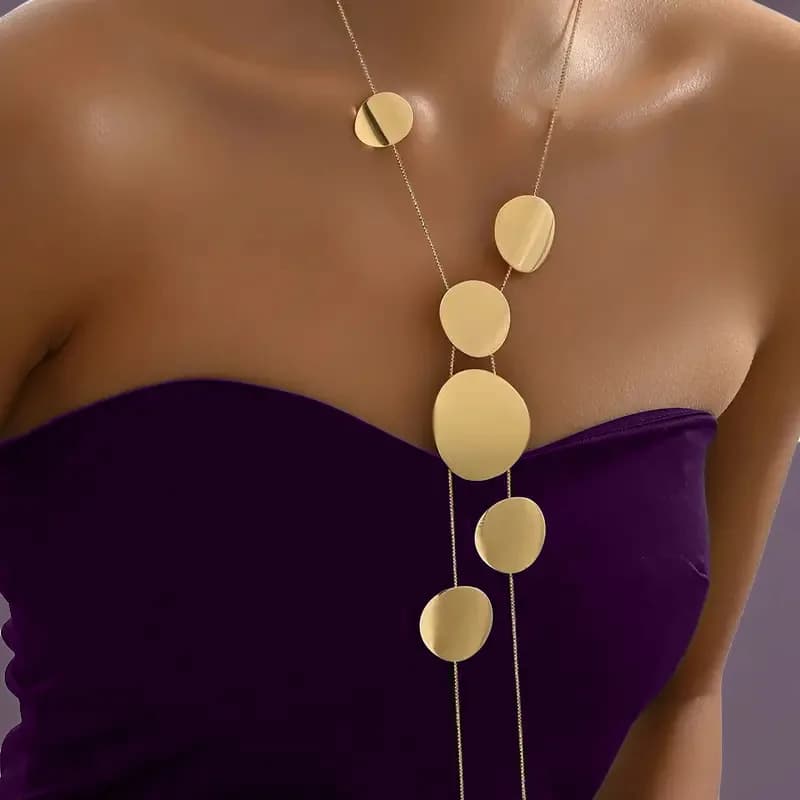 Collana con ciondolo rotondo geometrico di tendenza per donna, accessorio gioiello esagerato con nappa e catena lunga, regalo per l'ufficio o feste