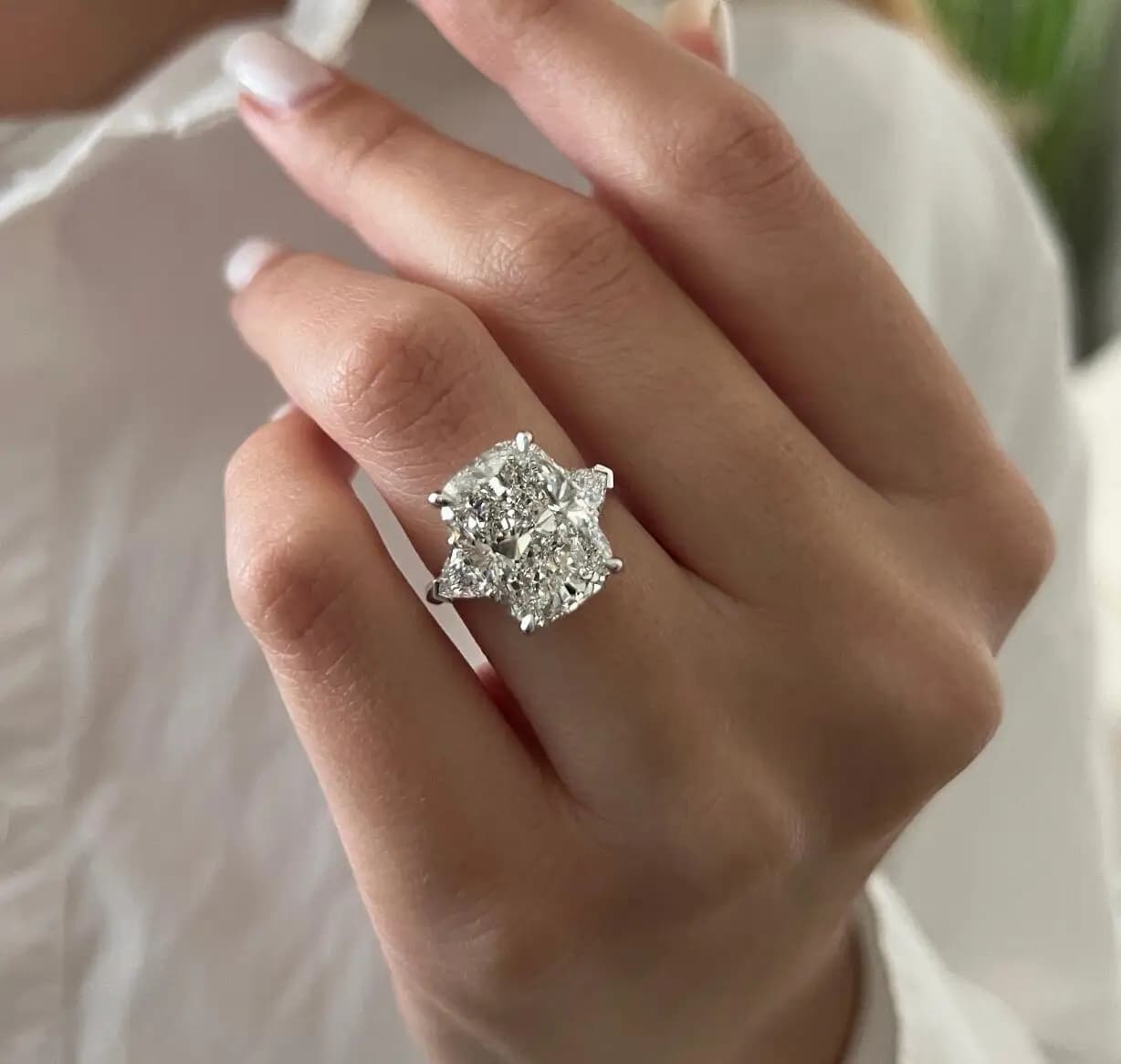 18K gold Diamond ring 5 carat lab-grown diamond Radiant Three stone wedding ring factory custom Valentine's Day gift for women