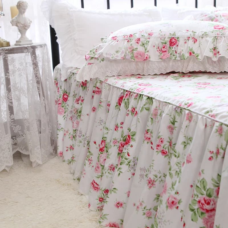 Cover with pure garden cotton skirt with pink print in European pastoral style. Queen size bed skirt