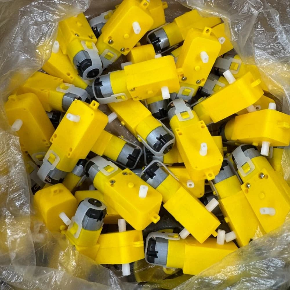 4pcs/lot Dual Shaft TT Gear Motor and Plastic Tire Tyres Wheel DC Motor Engine Kit 3V 5V 6V 7.4V Suitable for Arduino Smart Car