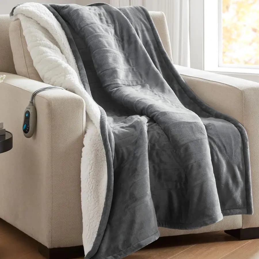 Coperta Elettrica Riscaldata, Morbida e Calda, Reversibile in Peluche Sherpa, 3 Livelli di Calore, Spegnimento Automatico dopo 2 Ore, Lavabile in Lavatrice