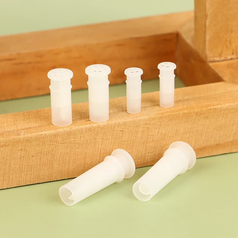 50 Pz Cane Giocattolo Squeaky BB Fischio Giocattolo di Plastica Cane Gatto Squeakers Sostituire Il Giocattolo Del Bambino Rumore Maker Inserto di Sostituzione Giocattoli FAI DA TE