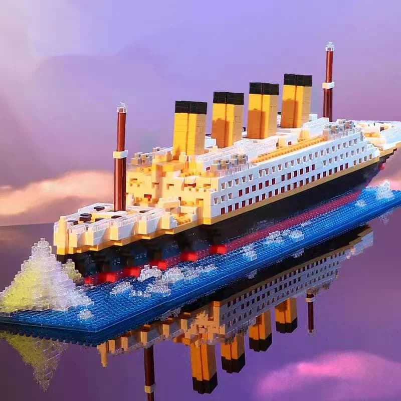 Giocattolo di assemblaggio di blocchi di piccole particelle Kit modello di puzzle gigante Titanic per ragazzi e ragazze, regalo di compleanno desktop.