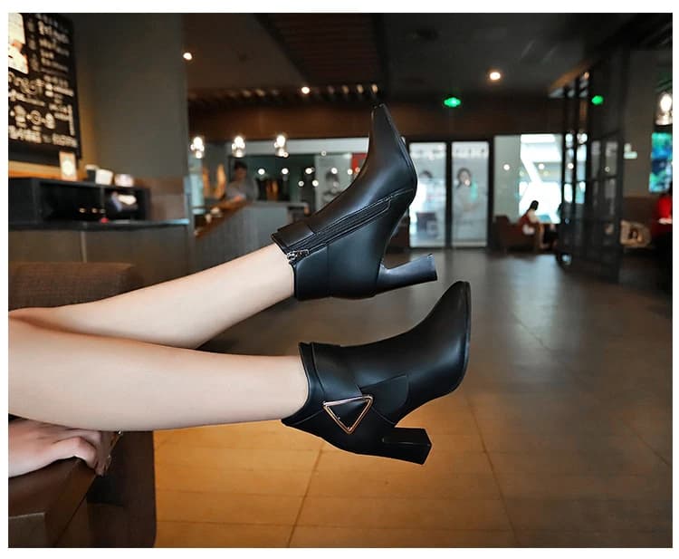 2026 New Korean Style Chelsea Boots High Heel Short Boots Women Thick Heel Pointed Fashion Shorts