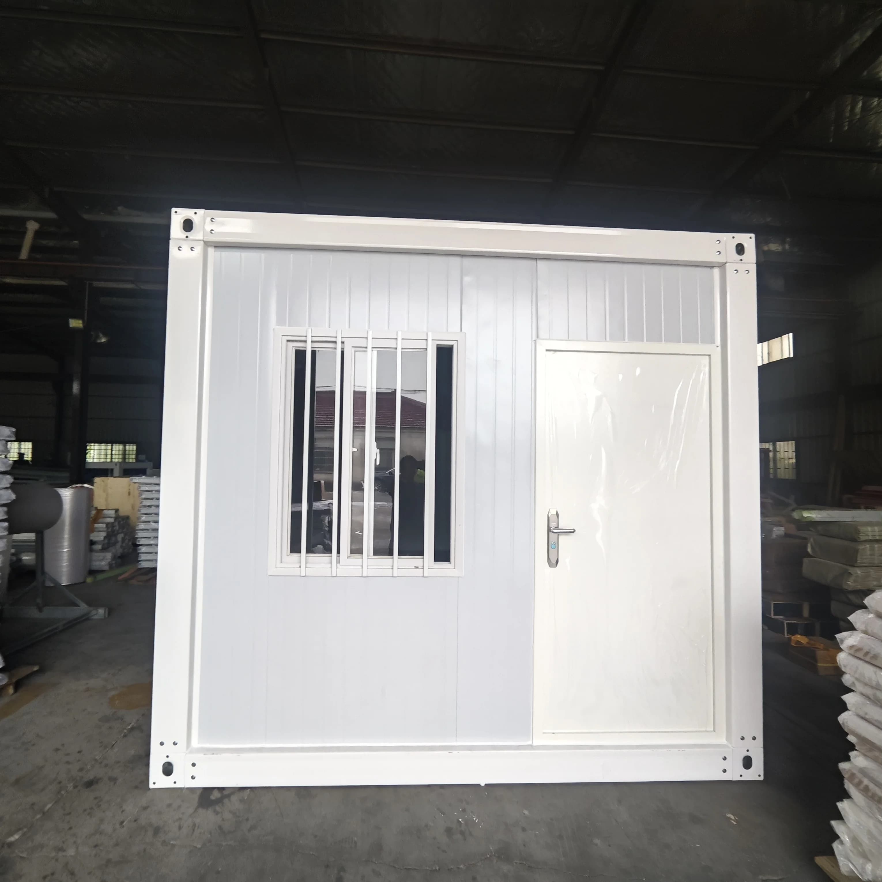 Casa Container Mobile Personalizzata per Campeggio e Ufficio, Struttura in Acciaio, Casa Sicura in Vendita