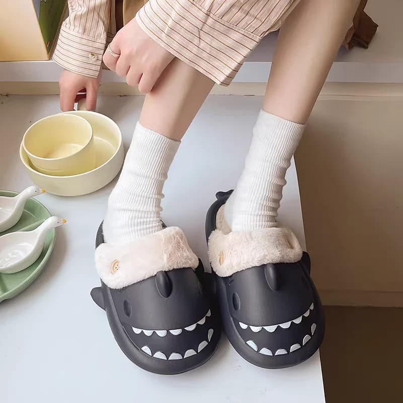 Winter Couples Nice shark slippers Fun animal sandals for adults Women's shoes in hot stuffed plush Velvet floor shoes for interior