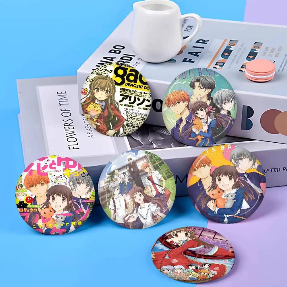 Spilla divertente a forma di animali da 58 mm di Fruits Basket, accessorio regalo per zaini e vestiti