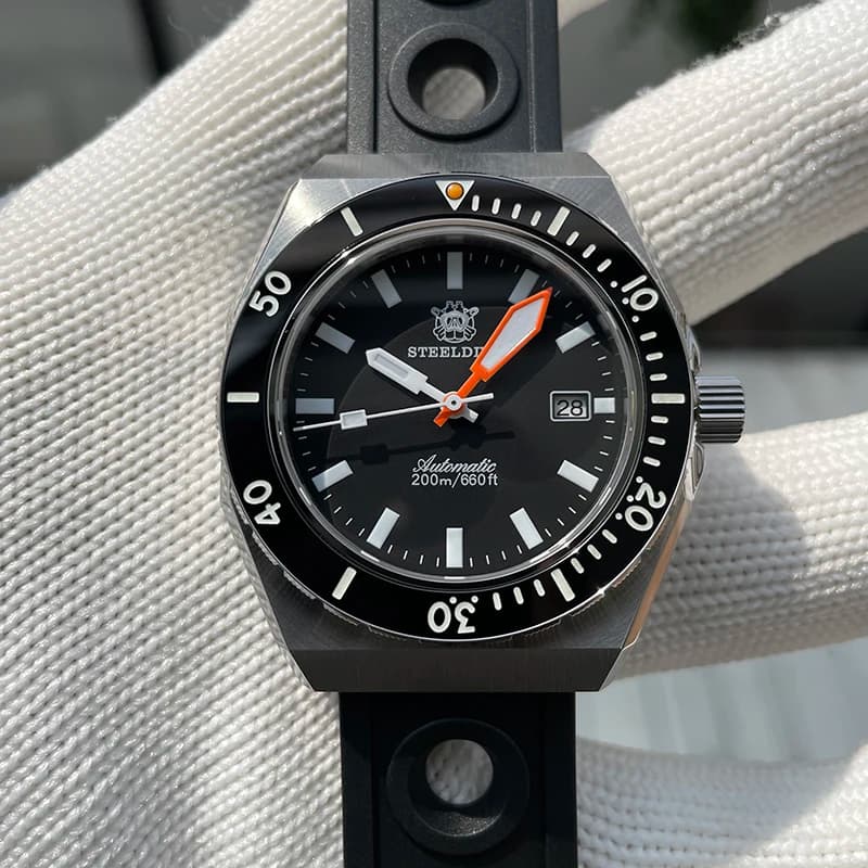 STEELDIVE Men Automatic Watch 42mm Sport Mechanical Wristwatch Diver 20ATM Waterproof BGW-9 Luminous Sapphire NH35 Ceramic Bezel