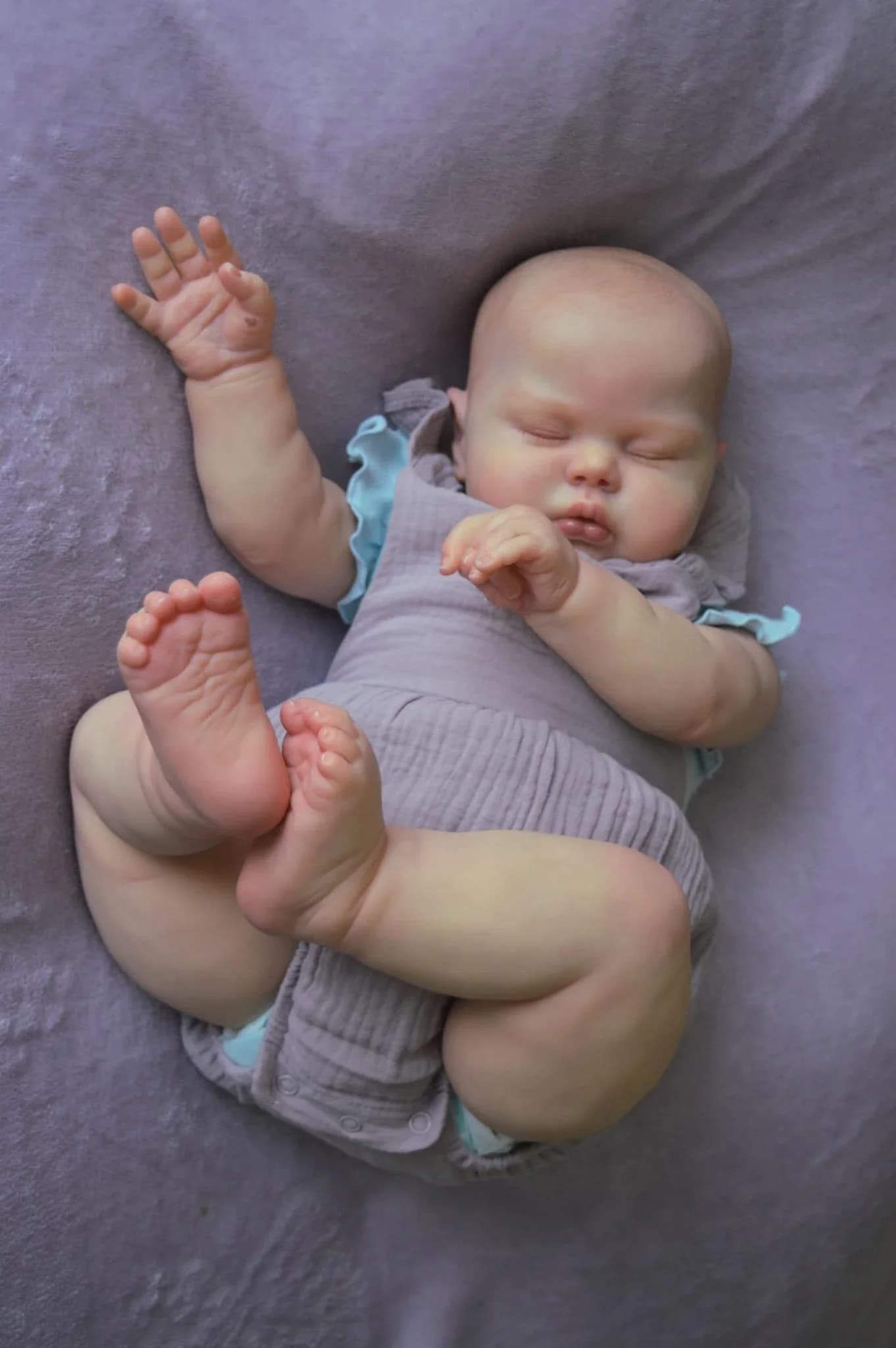 Bambola Reborn DLS da 24 Pollici, Realistica, con Corpo in Tessuto Morbido, per Dormire e Coccolare
