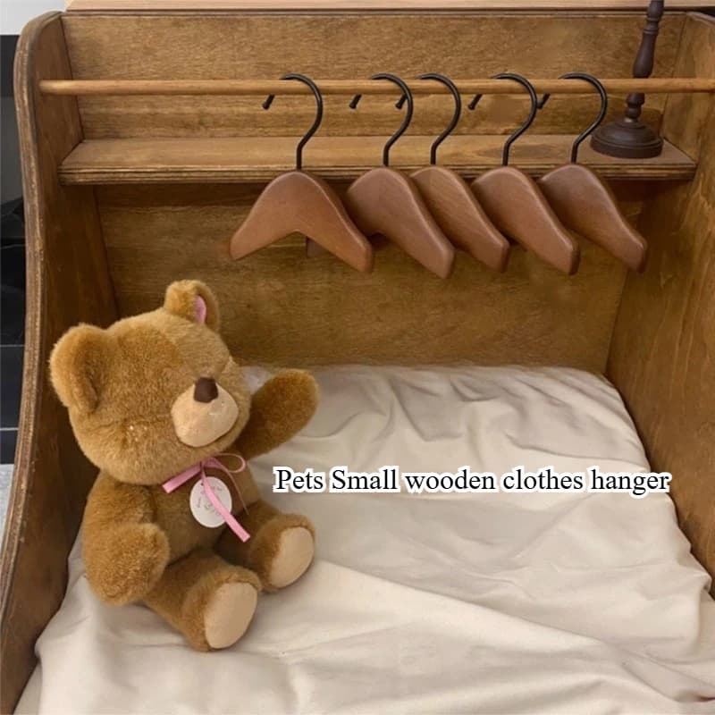 Appendiabiti piccolo in legno per animali domestici Negozio di costumi per marionette per cani e gatti Espositore multifunzionale per piccoli vestiti Accessori per prodotti per animali domestici