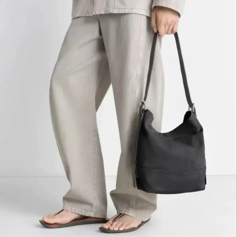 Canvas Tote Bag, Large Capacity Commuter Bag, Relaxed Underarm Shoulder Crossbody Bag, Cowhide Bucket Bag