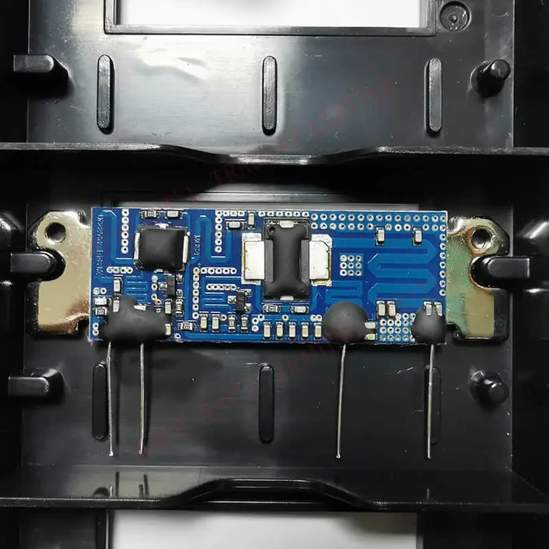 135-175MHz 30W / 60W 12.5V / 24V RD60W1317F per modulo amplificatore MOSFET RF RADIO MOBILE da 135 a 175Mhz riferimento incrociato RA60H1317M
