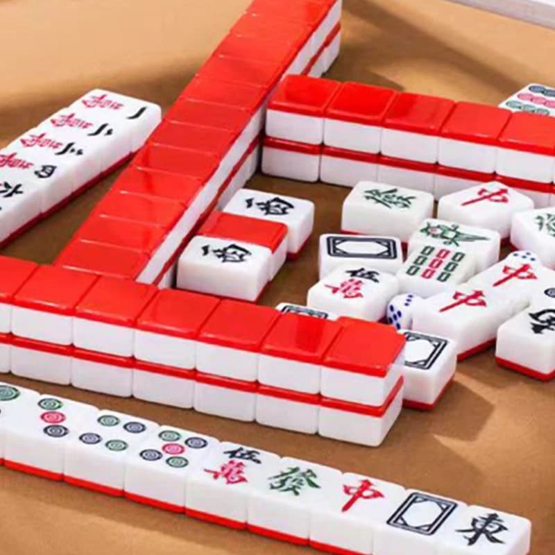 Set Mahjong Portatile Mini Rosso, Resistente alle Cadute, Gioco da Tavolo per l'Esercizio del Pensiero Logico, Regalo per Amici e Famiglia