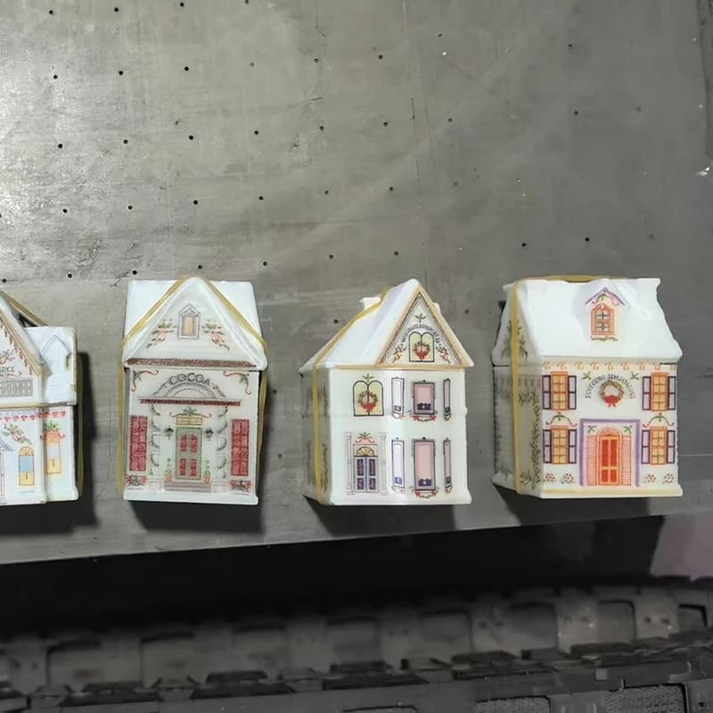 Holiday Village Spice House Set Mini Resina Natale Case di pan di zenzero Barattoli Decorazioni festive Controsoffitto della cucina Candela natalizia