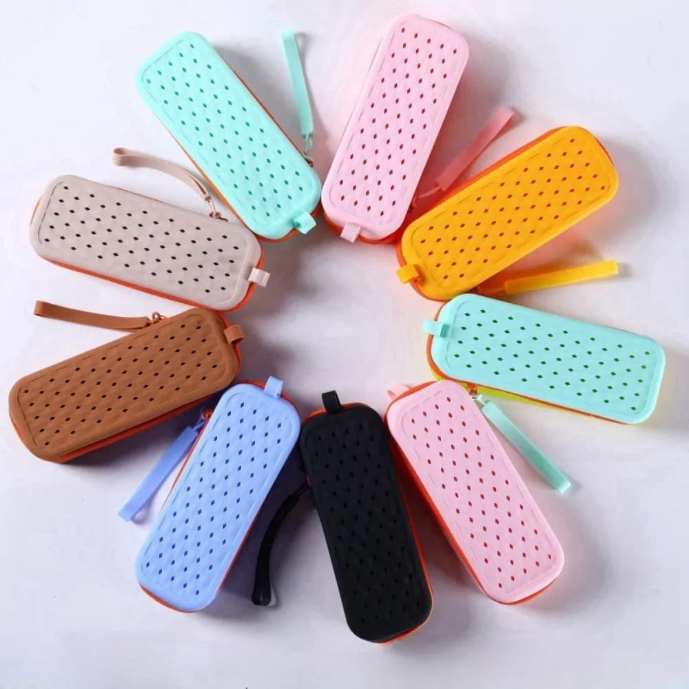 Silicone Portable Swimming Goggle Case Soft and Waterproof Swimming Goggle Protective Box with Breathable Mosques