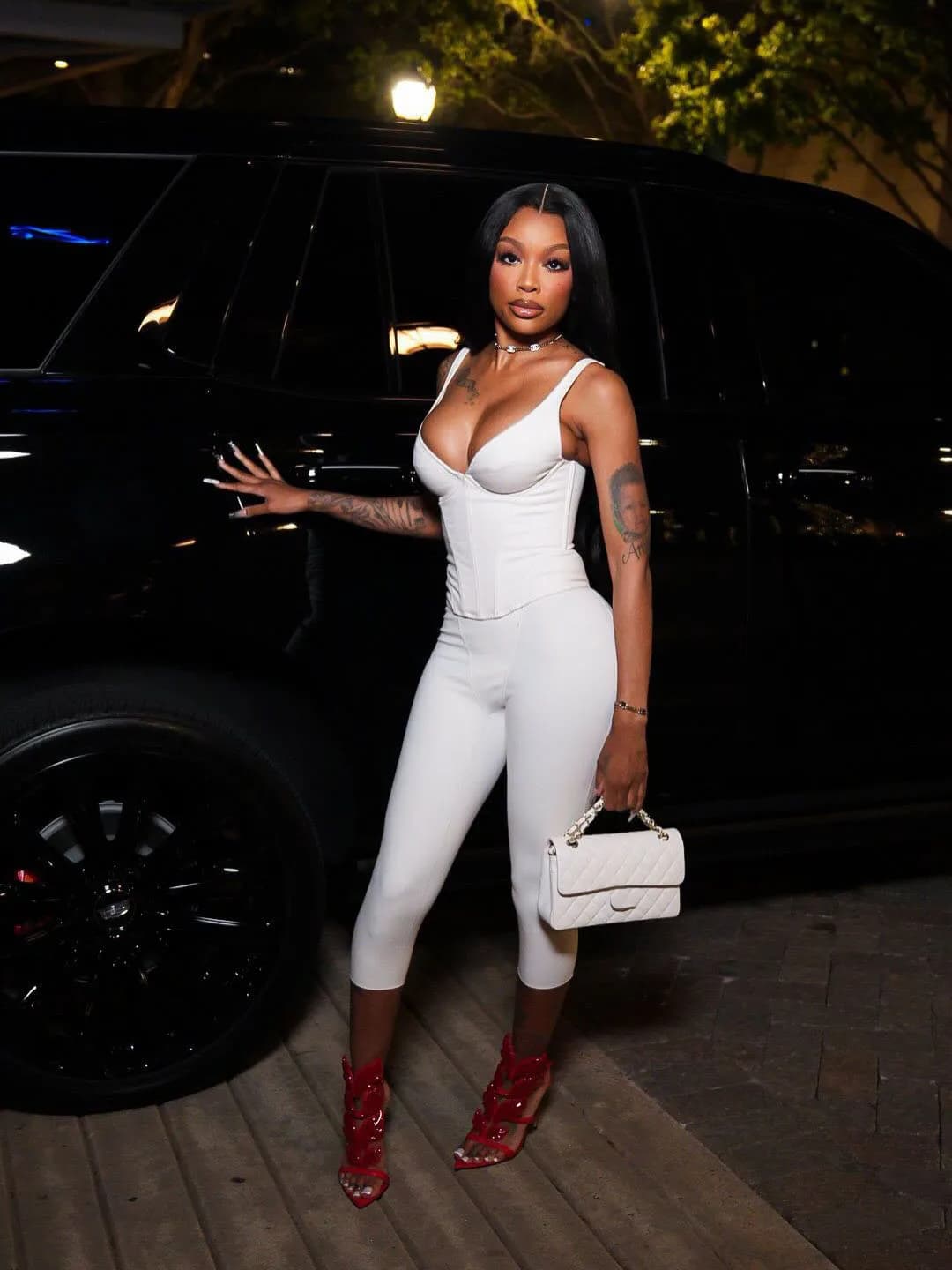 STYLISH LADY White Corset Tank Top and Capri Pants Two Piece Outfit 2026 Summer Women Club Sporty Slim Bodycon Matching Set
