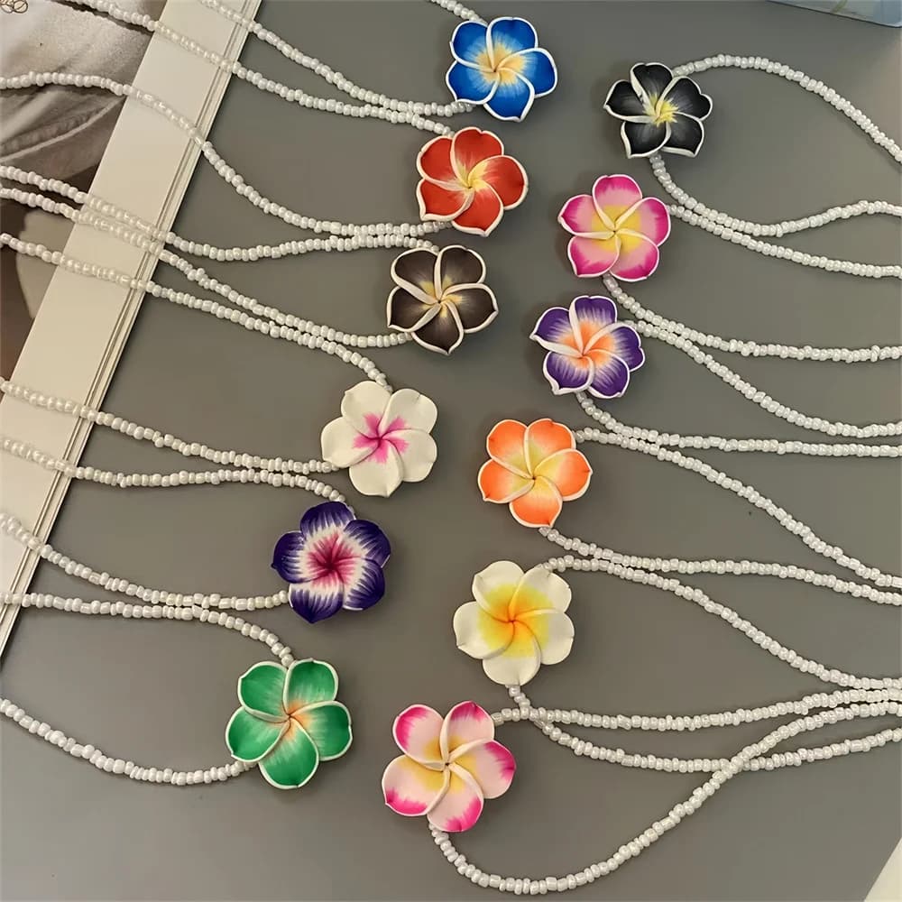 Nuova Collana Girocollo alla Moda con Fiori per Ragazze e Donne, Gioiello da Collo Romantico in Argilla Polimerica, Collana Boho con Perline di Riso Bianche