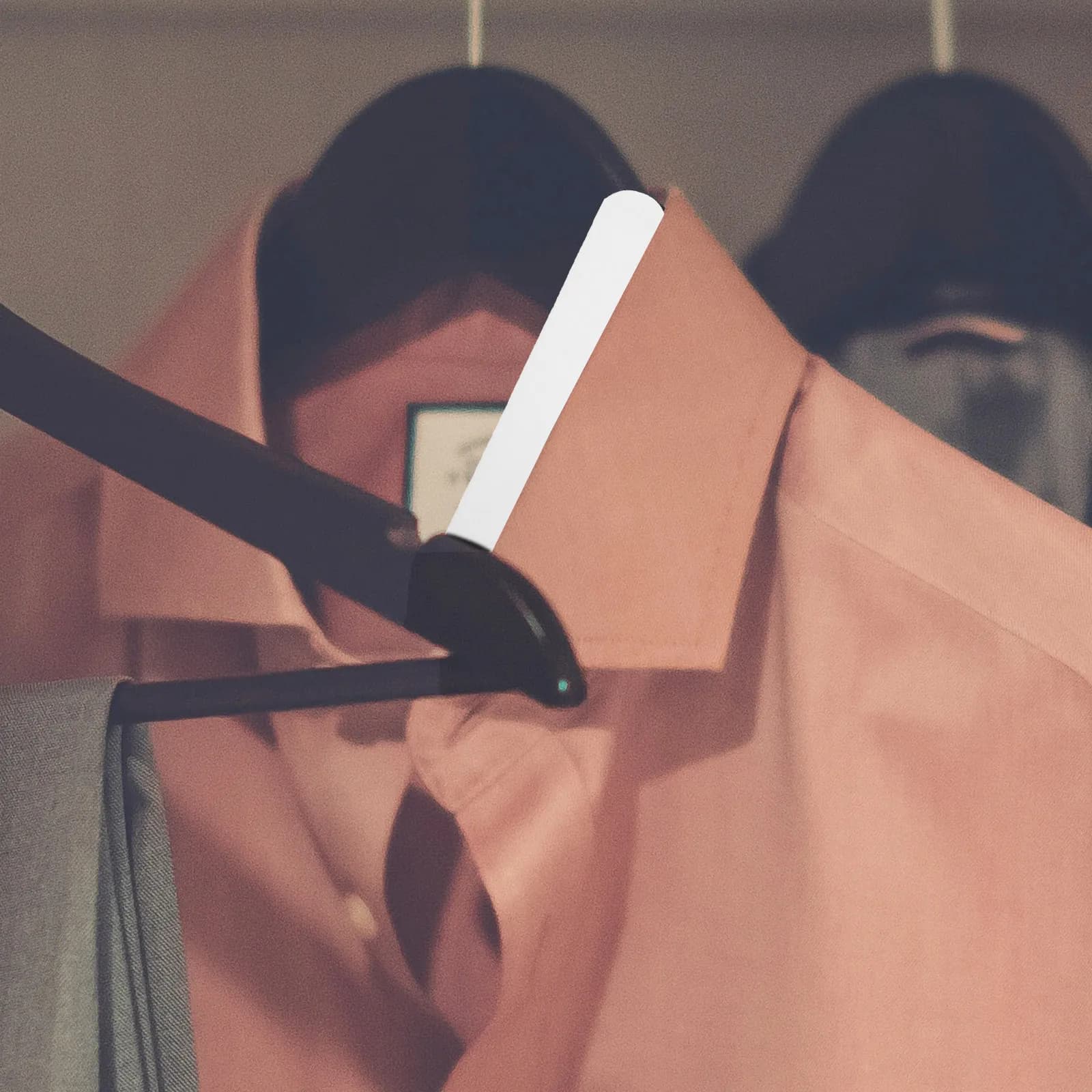 50 Pezzi di Strisce Assorbenti per Cappelli Militari, Berretti e Colletti, Facili da Applicare e Rimuovere, Strisce Usa e Getta per Assorbire il Sudore