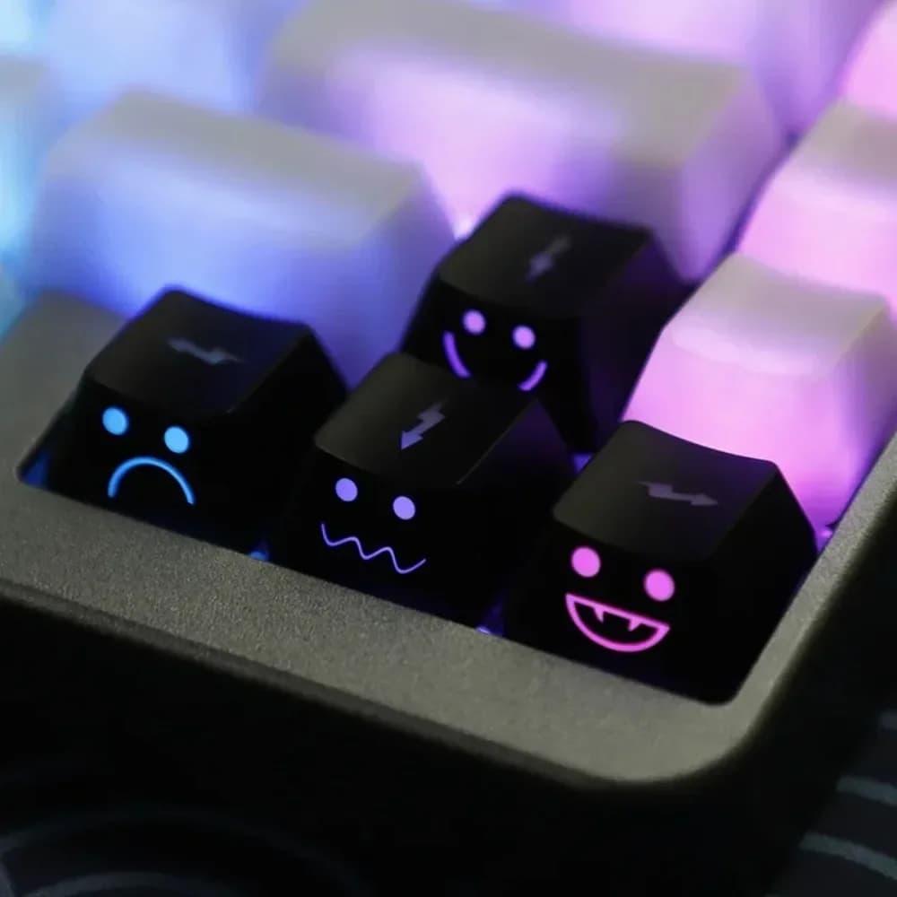 2025 Nuovo simpatico set di copritasti Emo WASD Arrow Broadside Lighting Key Cap per tastiera meccanica compatibile con MX Switch