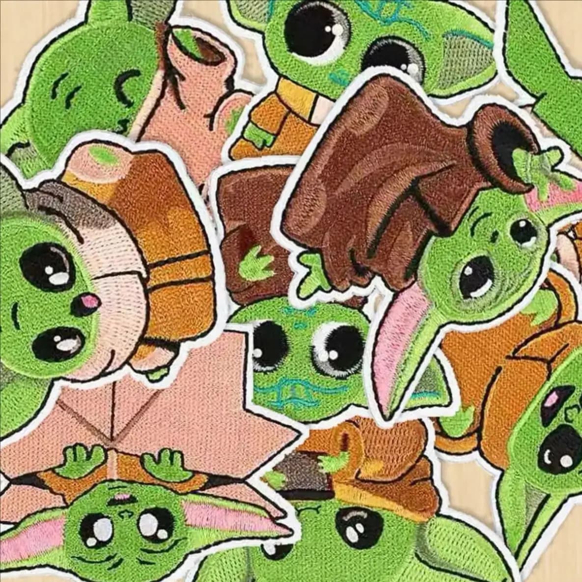 Set di 9 Toppe Ricamate Cartoon Yoda da Applicare con Ferro da Stiro per Riparare Vestiti, Giacche, Adesivi in Tessuto, Decorazioni Fai-da-Te, Jeans, Cappelli