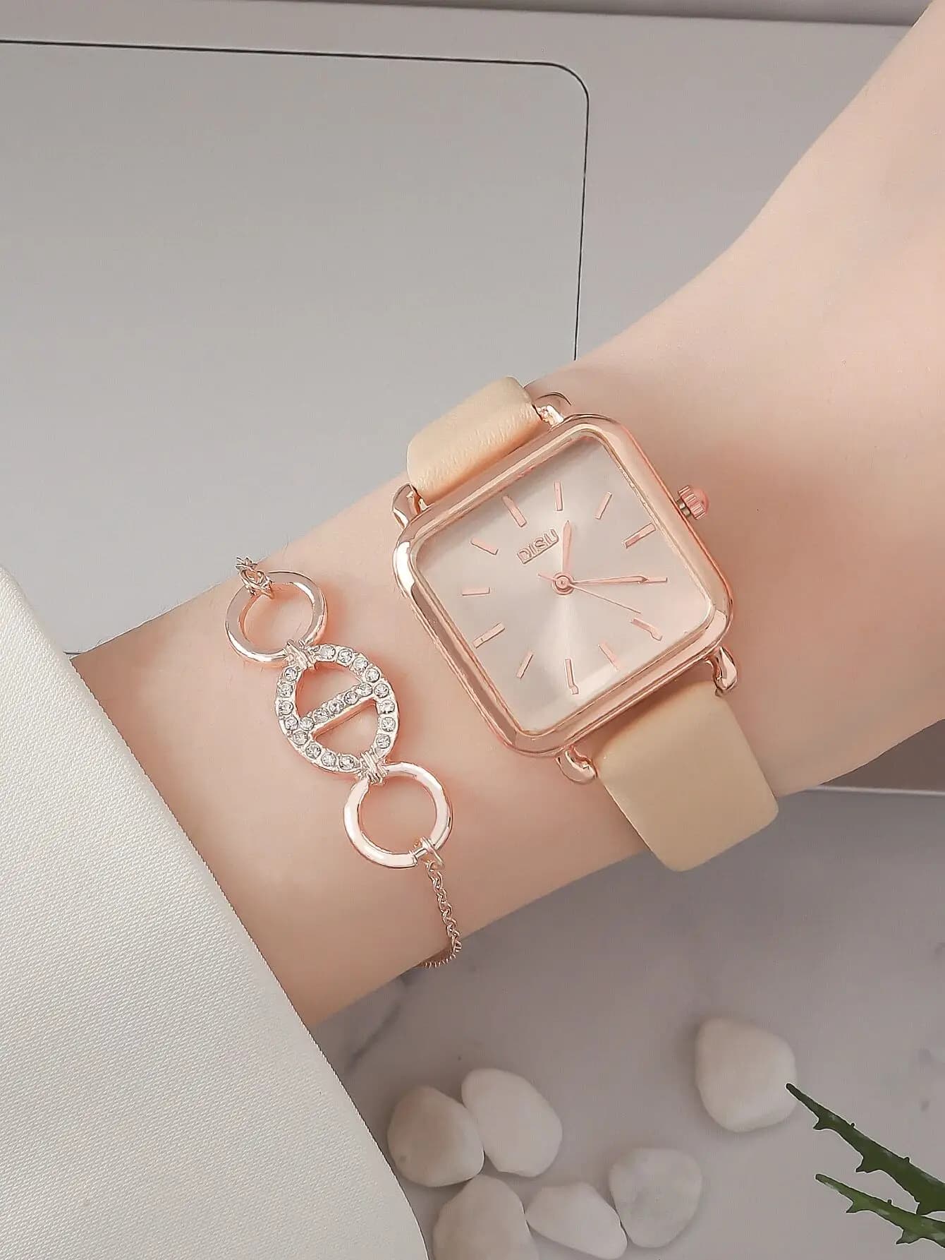 Orologio al Quarzo con Quadrante Quadrato Oro Rosa, Cinturino Beige e Set Bracciale con Cristalli