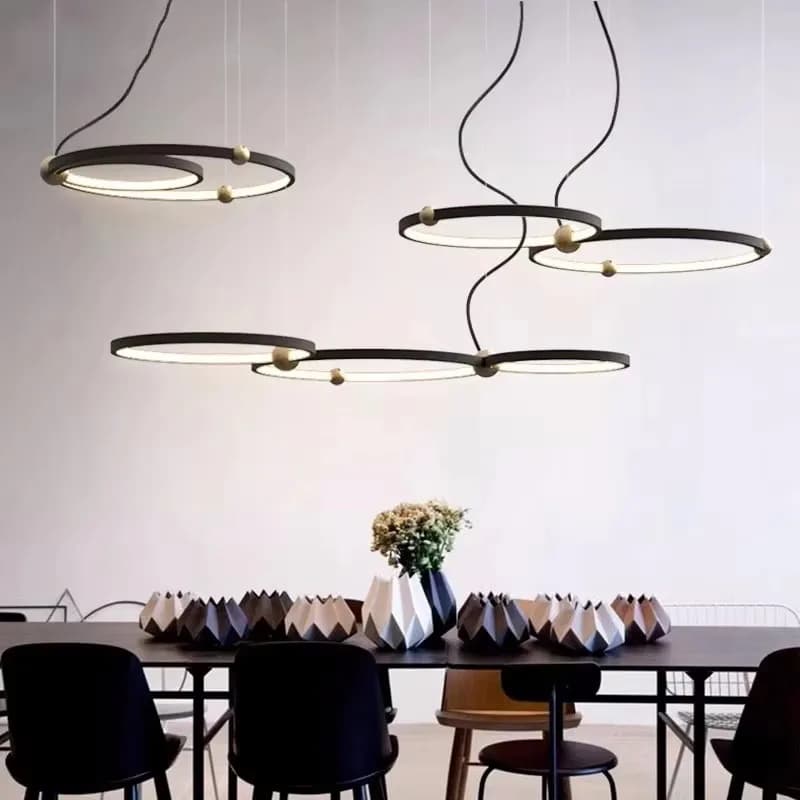 Lampadario a LED nordico moderno creativo nero Sala da pranzo Soggiorno Anelli rotondi Illuminazione Apparecchio a sospensione Cucina Ristorante Lampada domestica
