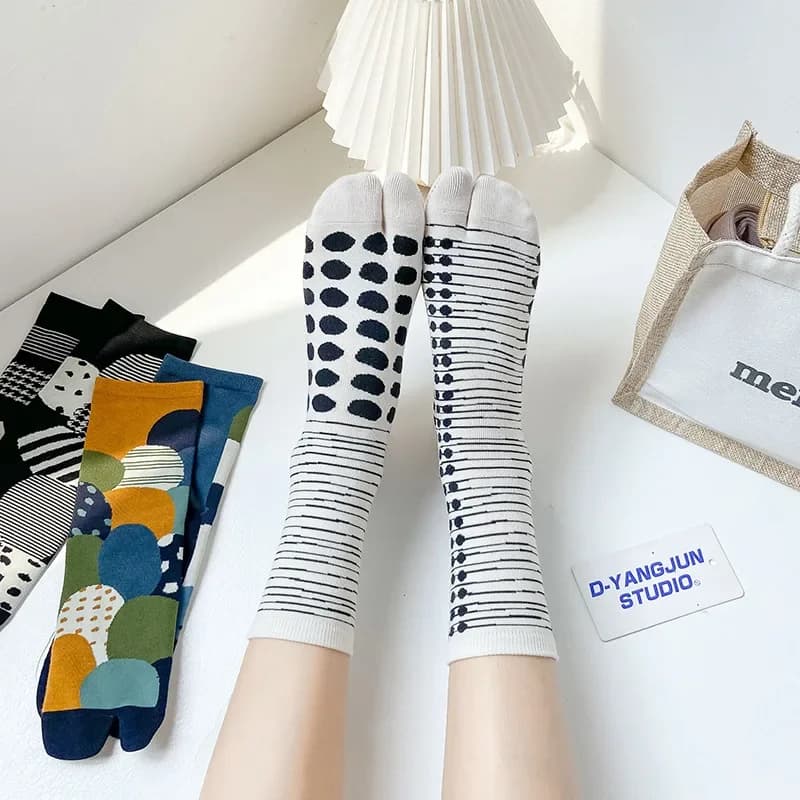 Calzini a due dita jacquard colorati da donna Calzini a punta divisa morbidi e traspiranti in cotone pettinato Divertenti piante chic Calzino Tabi a righe leopardate