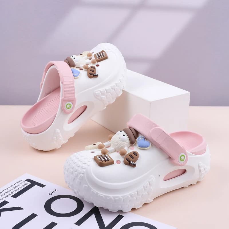 2025 Summer 3D Cartoon Design Women Slippers Fashion Garden Clogs Men Girls Home Bath Beach Slides Shoes