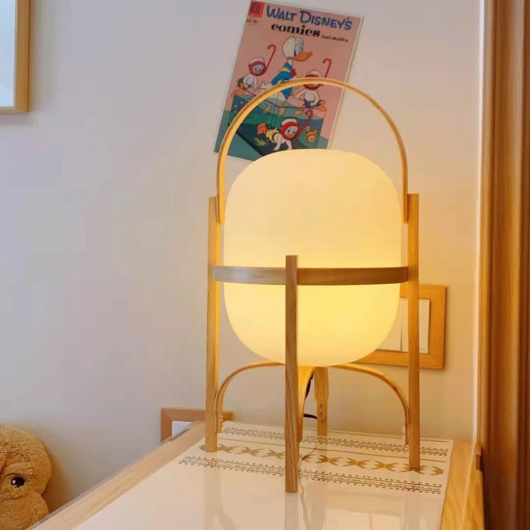 Minimalismo giapponese Lampada da tavolo in legno di noce Moderna decorazione domestica nordica Camera da letto Studio Lampada da scrivania Soggiorno Ornamento Luci a LED