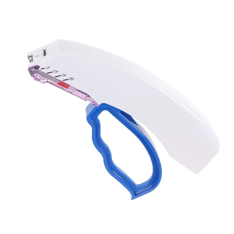 Stapler per pelle monouso sterile da 35W con 35 graffette larghe per uso medico chirurgico.